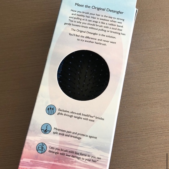 NEW Disney Frozen II Wet Brush detangler brush - Picture 6 of 7